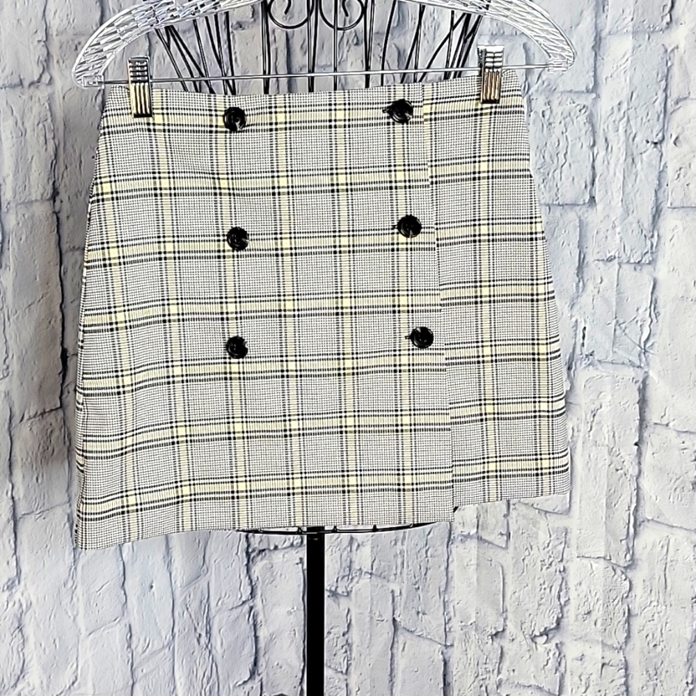 *H & M DIVIDED Black and‎ Yellow Plaid Wrap Around Mini Skirt Size 4